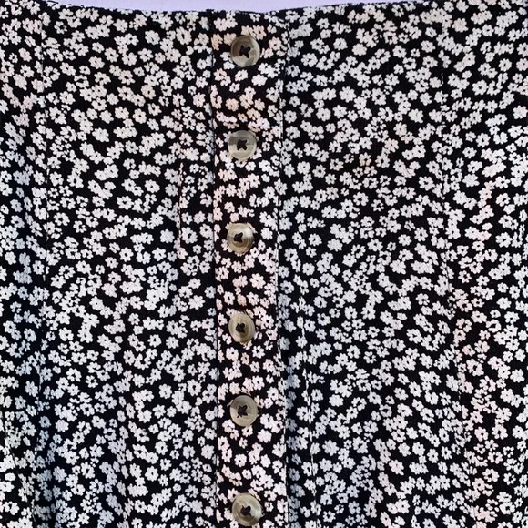 Size 2 American Eagle floral print skirt - Picture 4 of 8